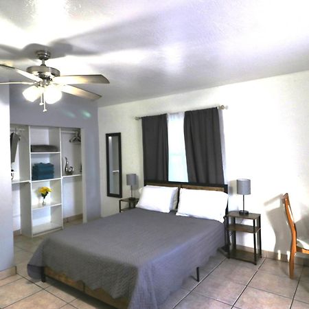 Hallandale Beach Motel With Free Parking And Full Kitchen ! No Extra Fees! Accepting Cash! Exteriér fotografie