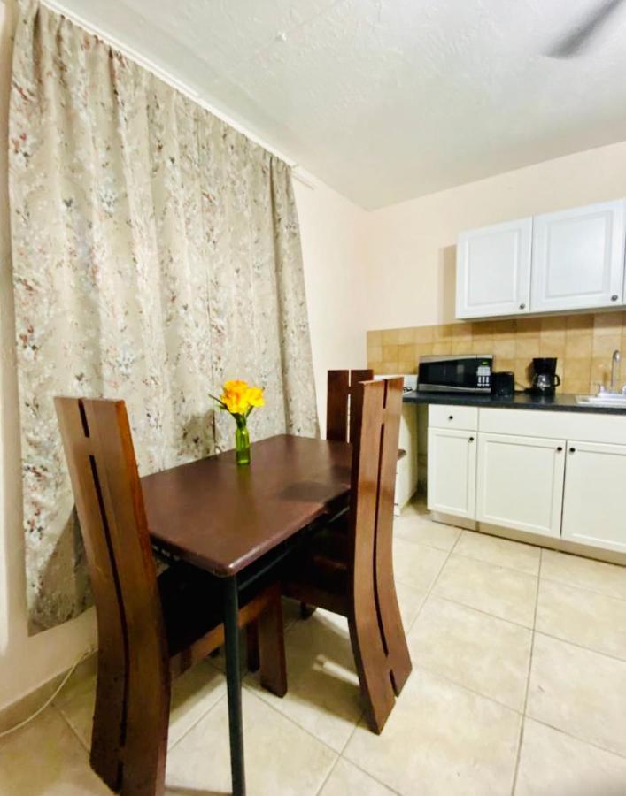 Hallandale Beach Motel With Free Parking And Full Kitchen ! No Extra Fees! Accepting Cash! Exteriér fotografie