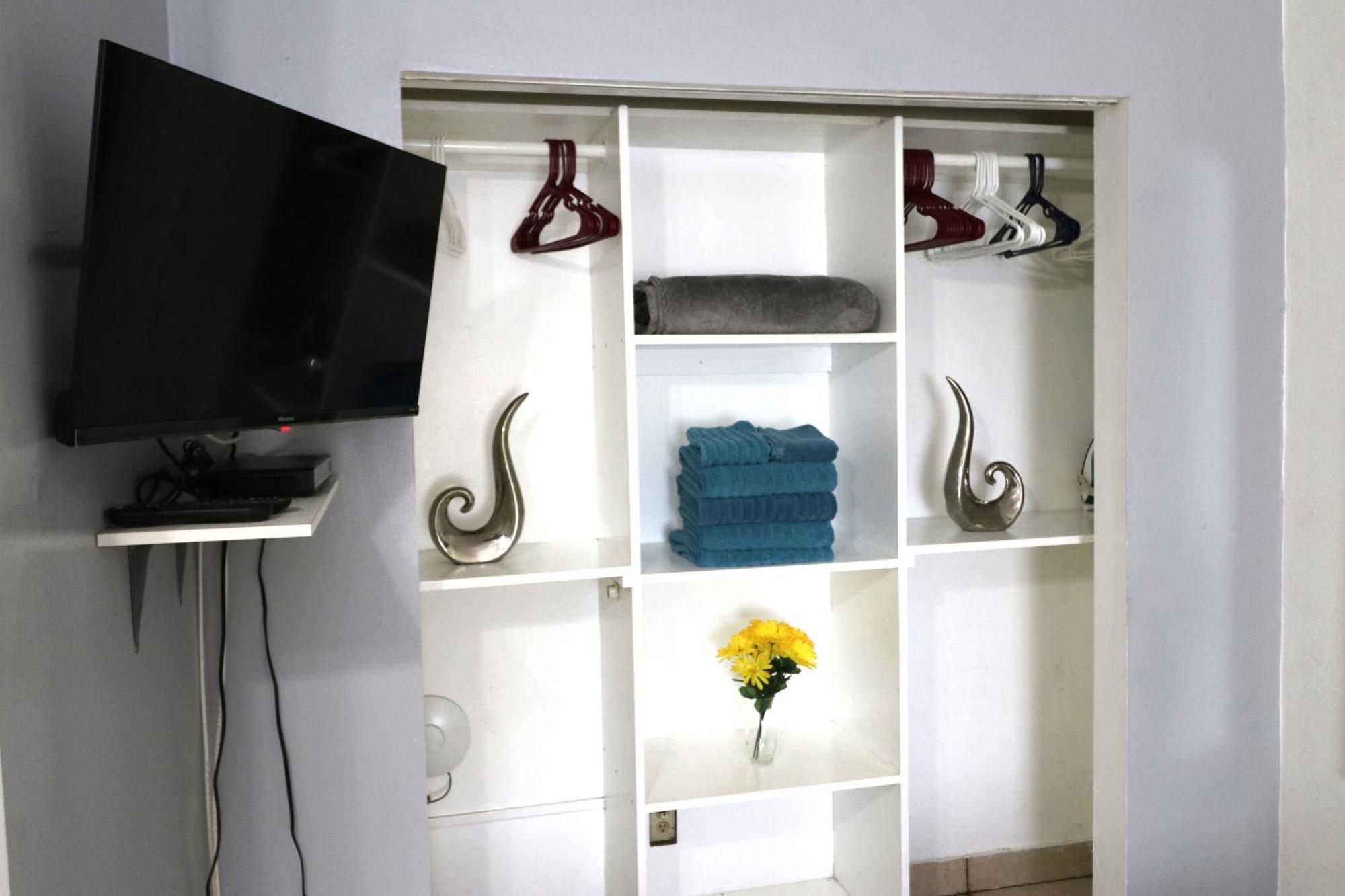 Hallandale Beach Motel With Free Parking And Full Kitchen ! No Extra Fees! Accepting Cash! Exteriér fotografie