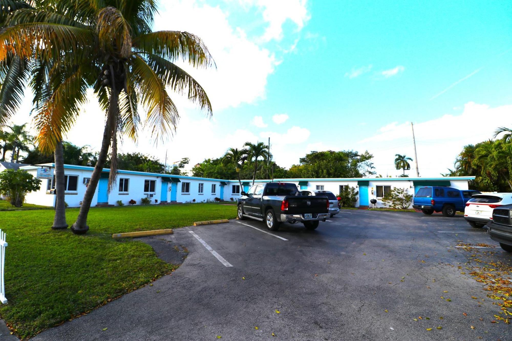 Hallandale Beach Motel With Free Parking And Full Kitchen ! No Extra Fees! Accepting Cash! Exteriér fotografie